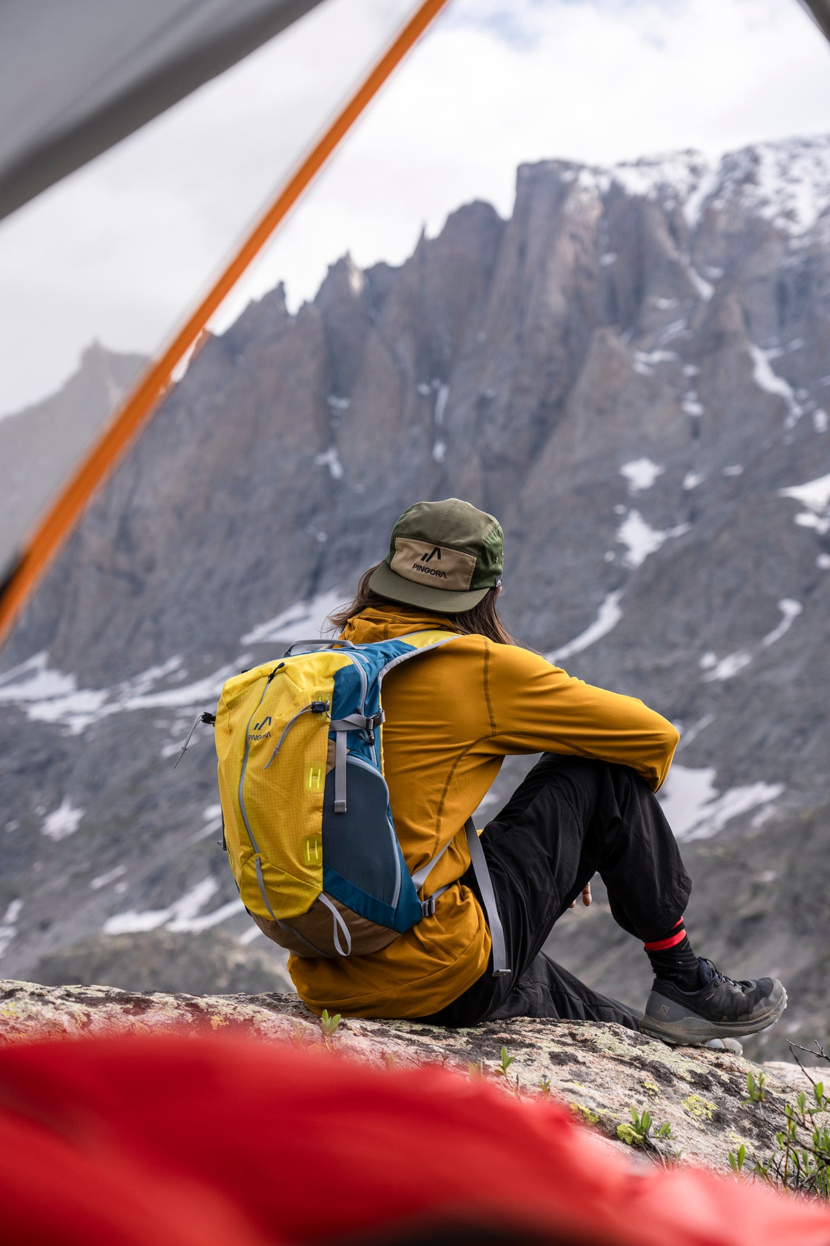 Hiking backpack for men and women with hydration and cell phone pouch