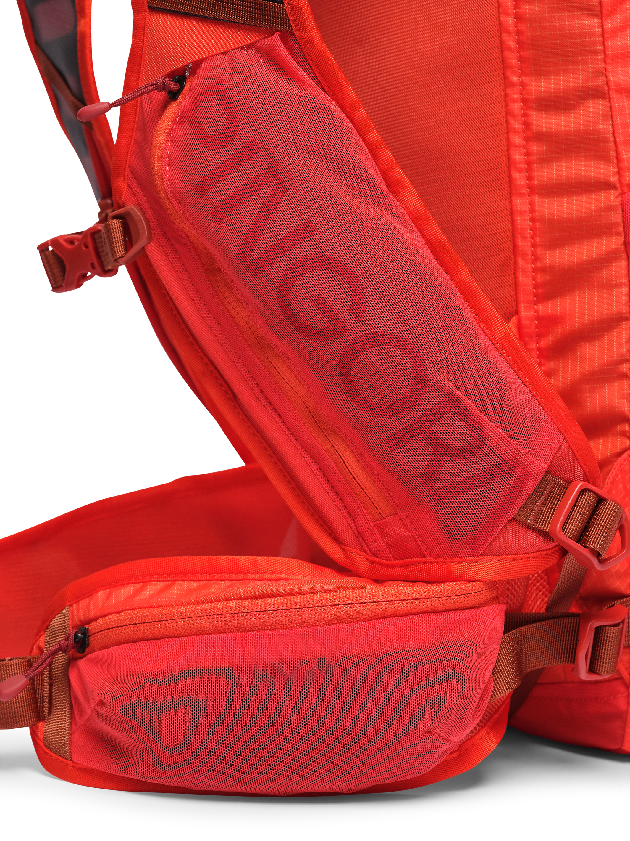 Pingora Remote Z 25 Liter Hiking Backpack