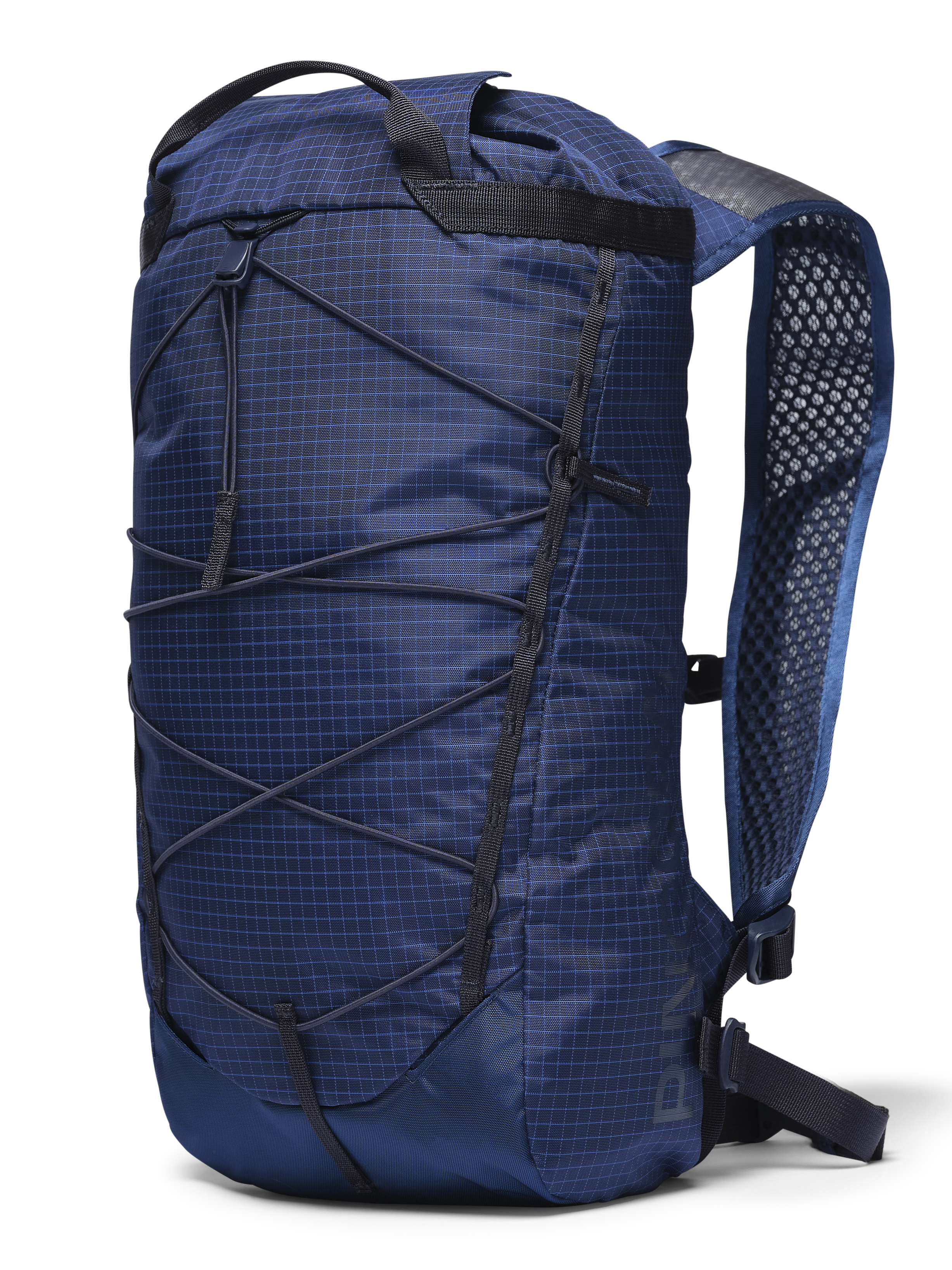 Image of the blue Remote D 15 liter drawstring backpack. Perfect daypack for hiking, includes hydration, medium size day pack.