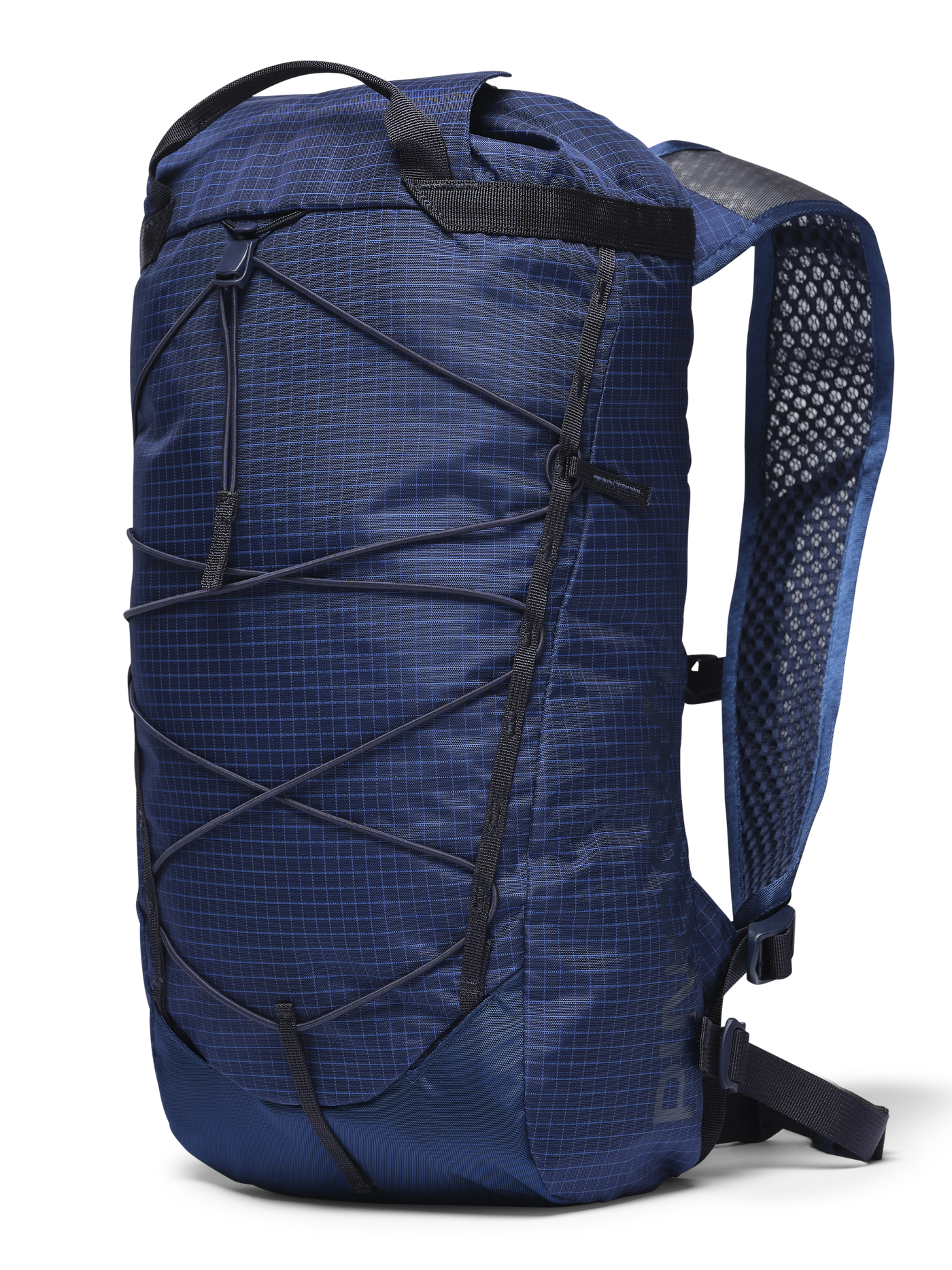 Image of the blue Remote D 15 liter drawstring backpack. Perfect daypack for hiking, includes hydration, medium size day pack.