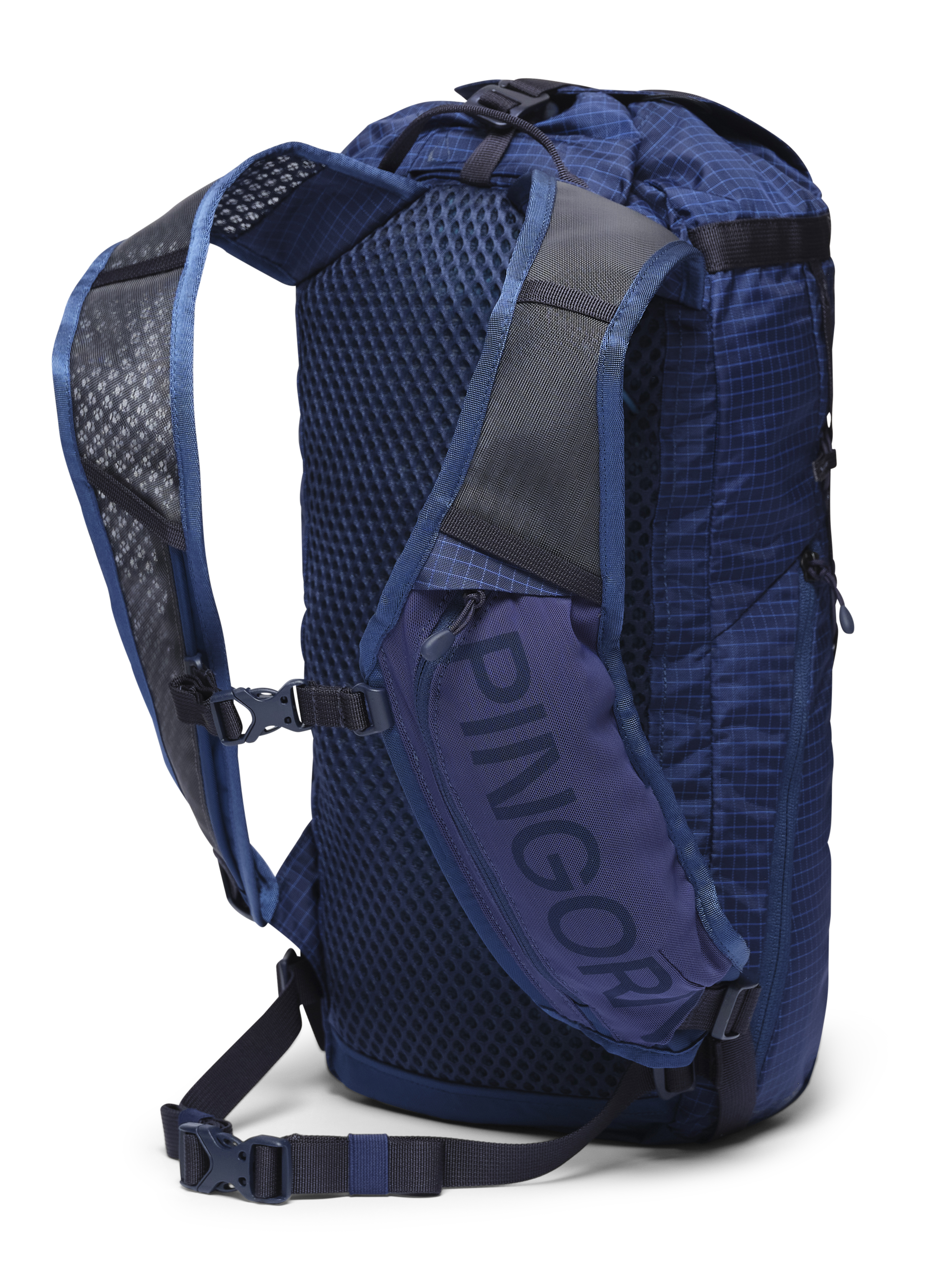 hiking backpack for men and women with hydration pouch