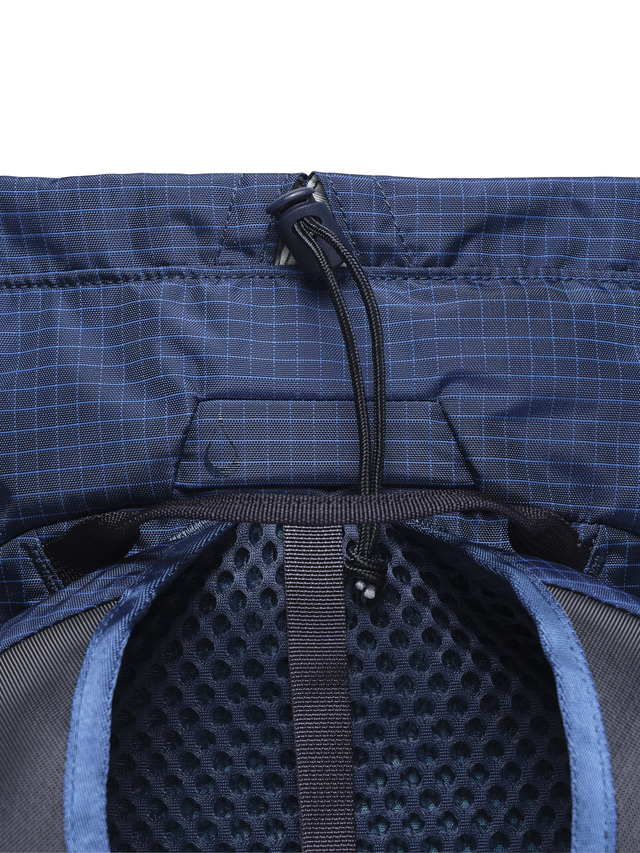 hiking backpack for men and women with hydration pouch