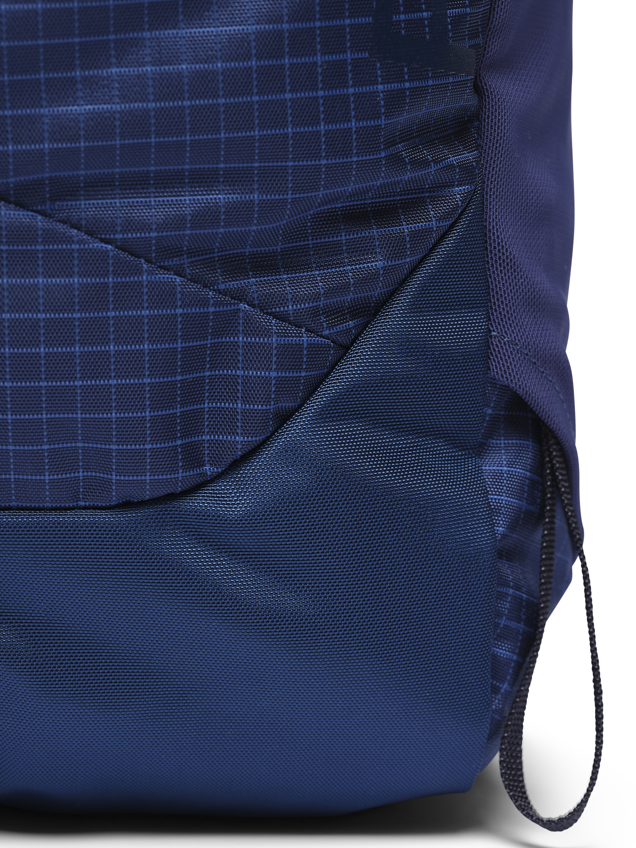 Image of the blue Remote Z 20 liter zippered backpack. Perfect daypack for hiking, includes hydration, medium size day pack.