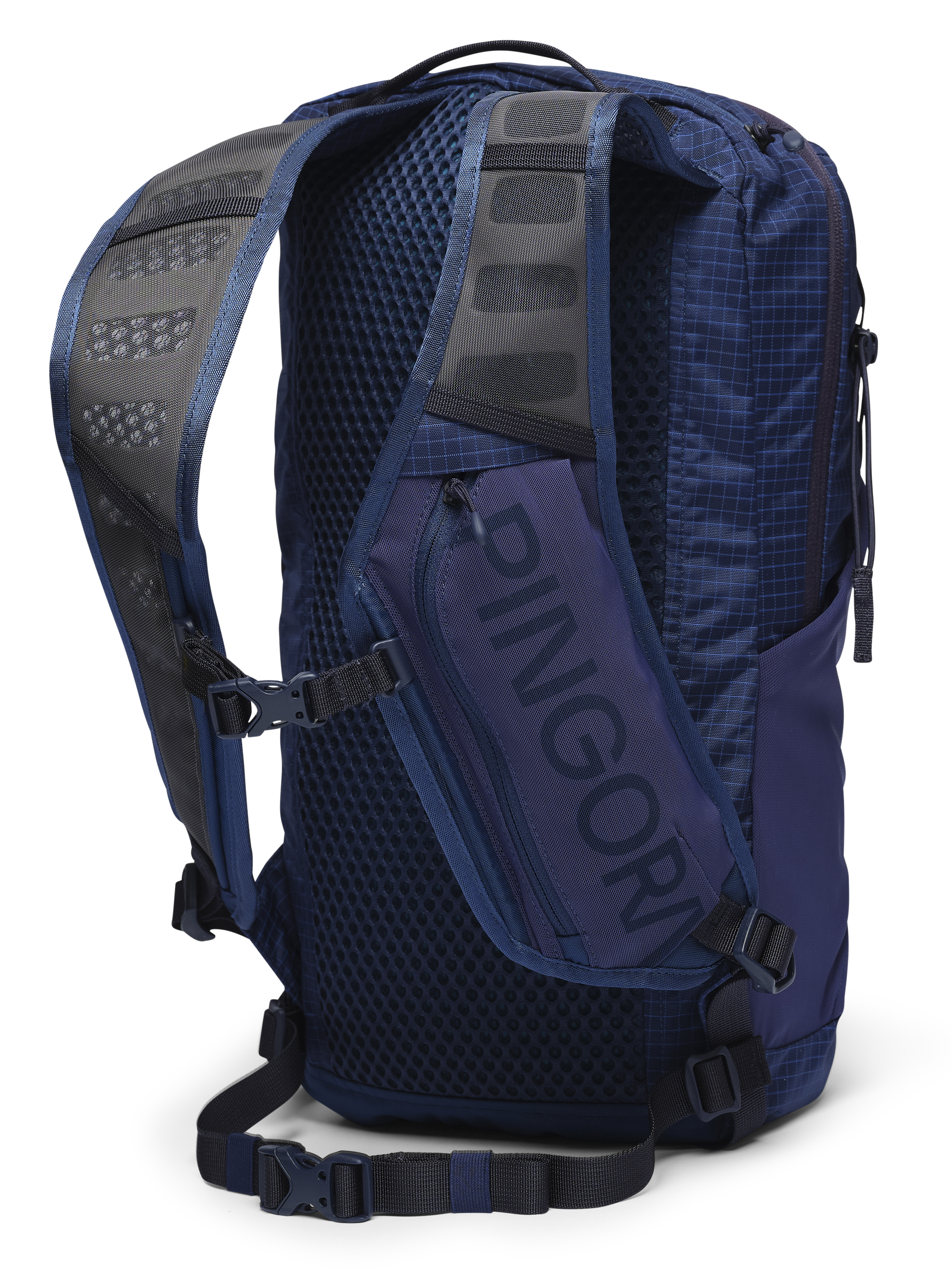 Image of the blue Remote Z 20 liter zippered backpack. Perfect daypack for hiking, includes hydration, medium size day pack.