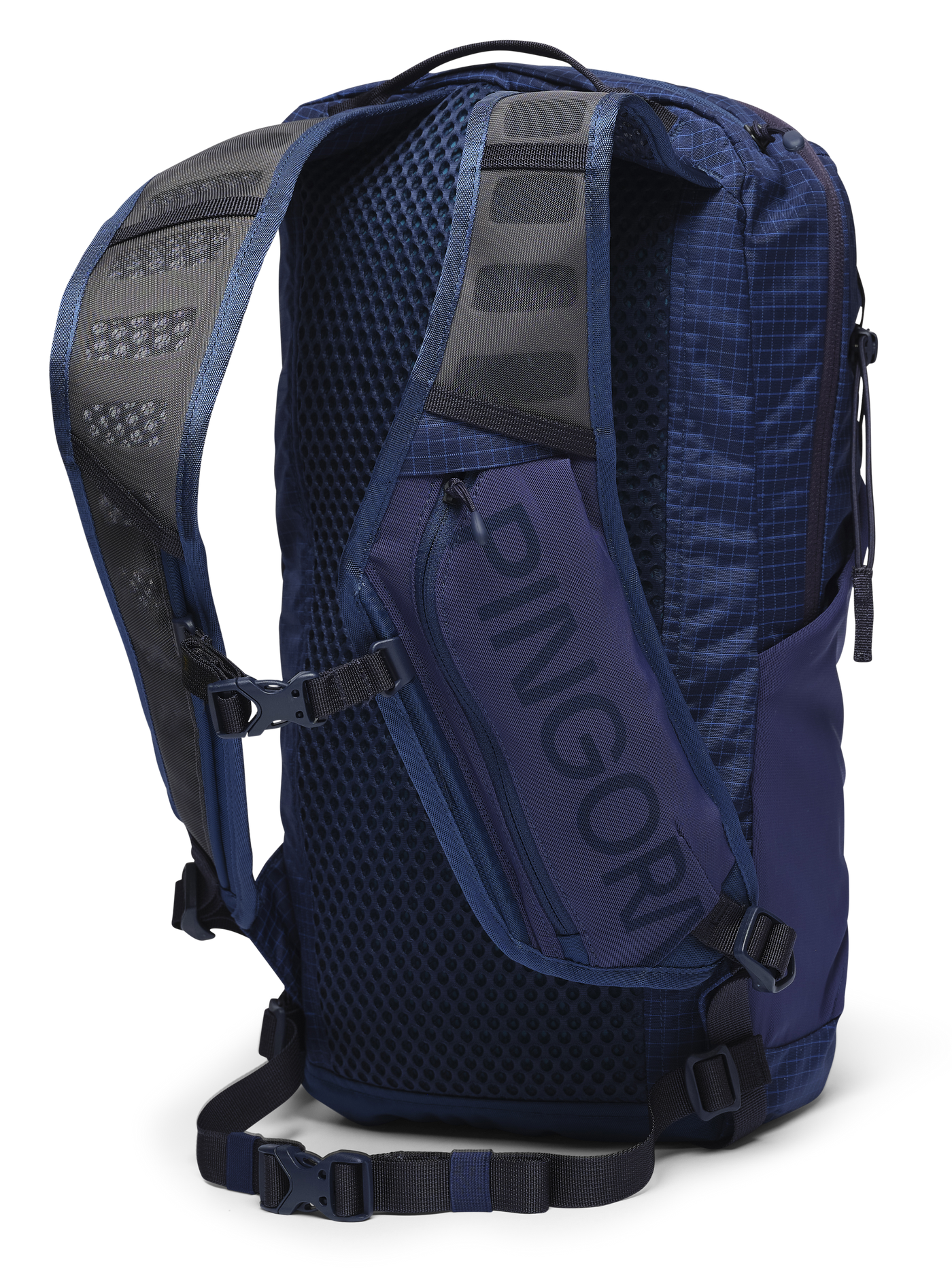 Image of the blue Remote Z 20 liter zippered backpack. Perfect daypack for hiking, includes hydration, medium size day pack.